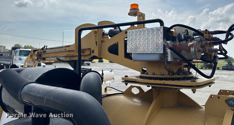 image for item EM2231 Vermeer VSK500DHDBOOM vacuum excavator