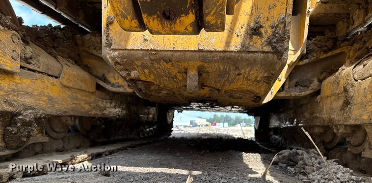 image for item EM2232 2004 John Deere 655C Series II track loader