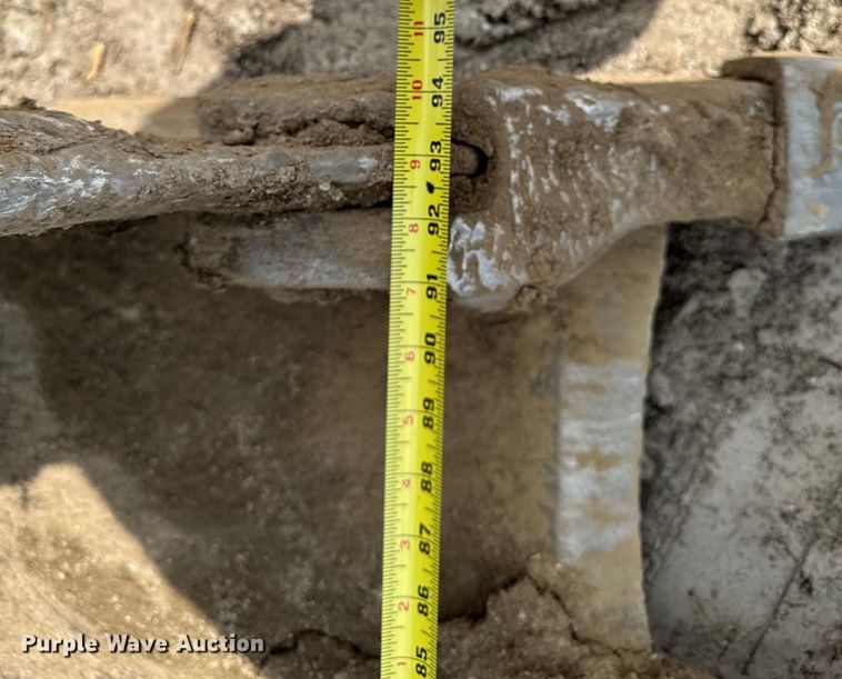 image for item EM2232 2004 John Deere 655C Series II track loader