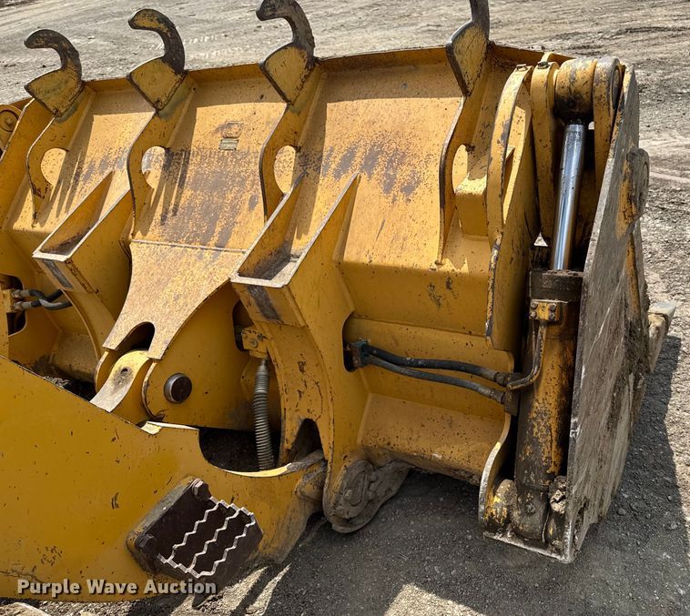 image for item EM2232 2004 John Deere 655C Series II track loader