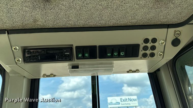 image for item EM2232 2004 John Deere 655C Series II track loader