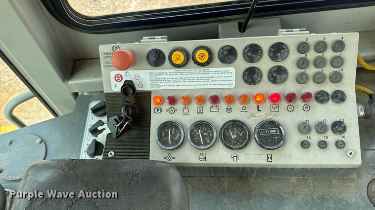 image for item EM2232 2004 John Deere 655C Series II track loader