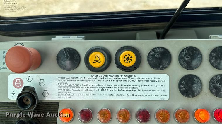 image for item EM2232 2004 John Deere 655C Series II track loader