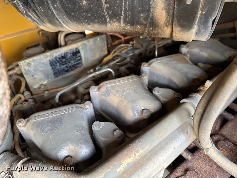 image for item EM2232 2004 John Deere 655C Series II track loader