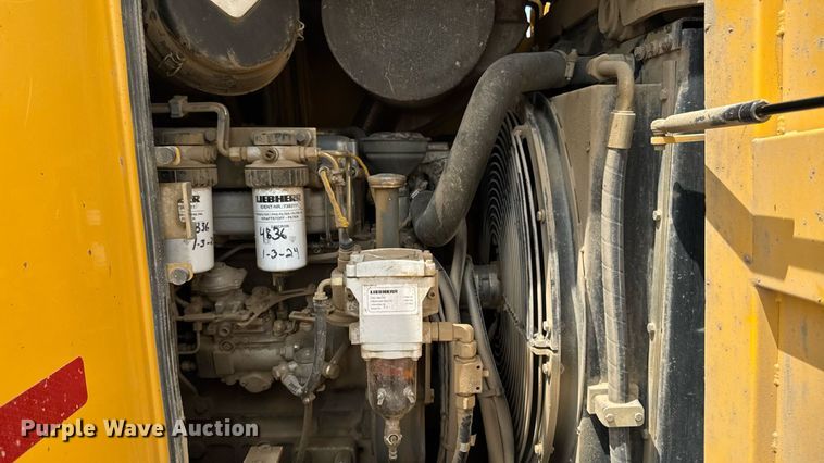 image for item EM2232 2004 John Deere 655C Series II track loader