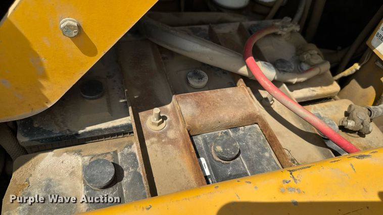 image for item EM2232 2004 John Deere 655C Series II track loader