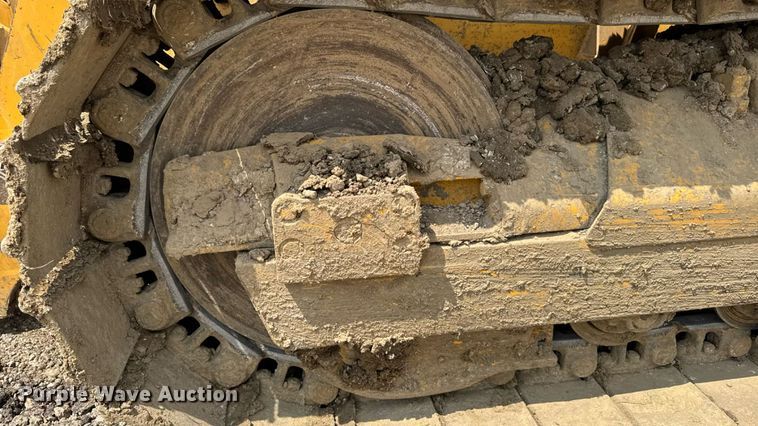 image for item EM2232 2004 John Deere 655C Series II track loader