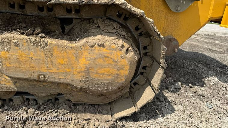 image for item EM2232 2004 John Deere 655C Series II track loader