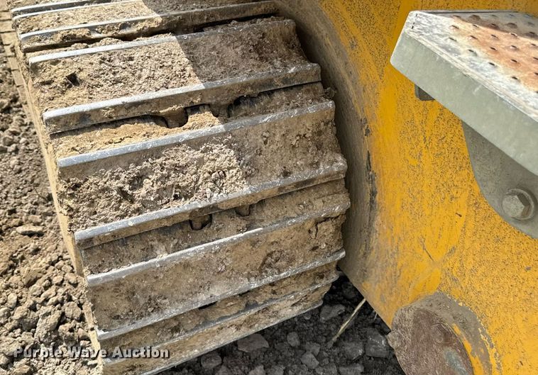 image for item EM2232 2004 John Deere 655C Series II track loader