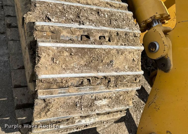 image for item EM2232 2004 John Deere 655C Series II track loader