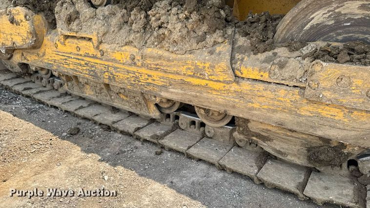 image for item EM2232 2004 John Deere 655C Series II track loader