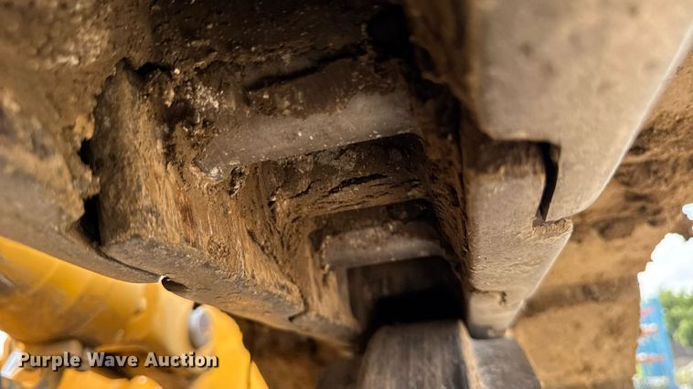 image for item EM2232 2004 John Deere 655C Series II track loader