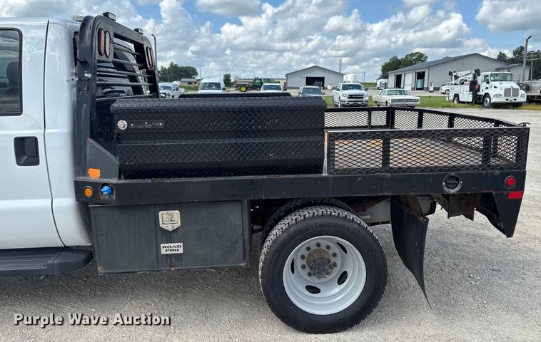 image for item EM2237 2016 Ford F550 Crew Cab flatbed truck