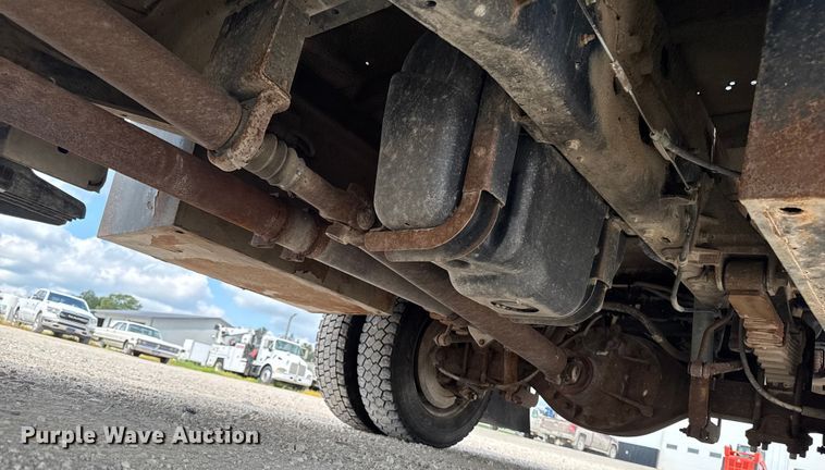 image for item EM2237 2016 Ford F550 Crew Cab flatbed truck