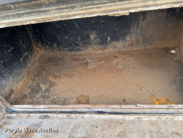 image for item EM2237 2016 Ford F550 Crew Cab flatbed truck