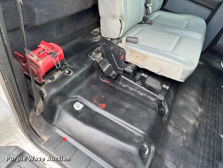 image for item EM2237 2016 Ford F550 Crew Cab flatbed truck