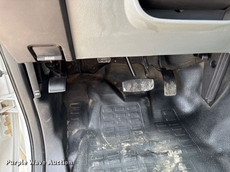 image for item EM2237 2016 Ford F550 Crew Cab flatbed truck