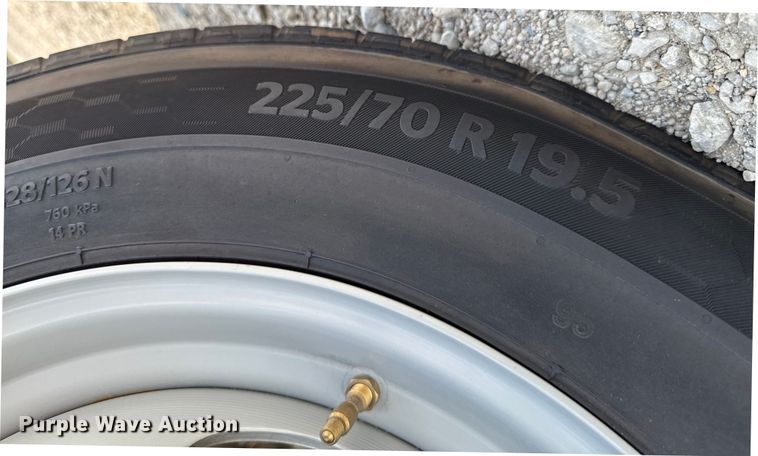 image for item EM2237 2016 Ford F550 Crew Cab flatbed truck