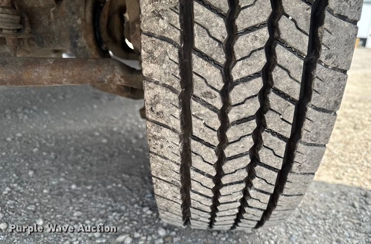 image for item EM2237 2016 Ford F550 Crew Cab flatbed truck