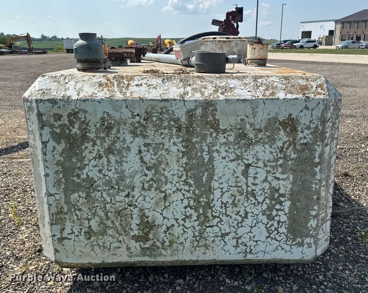 image for item EM2239 Fuel tank