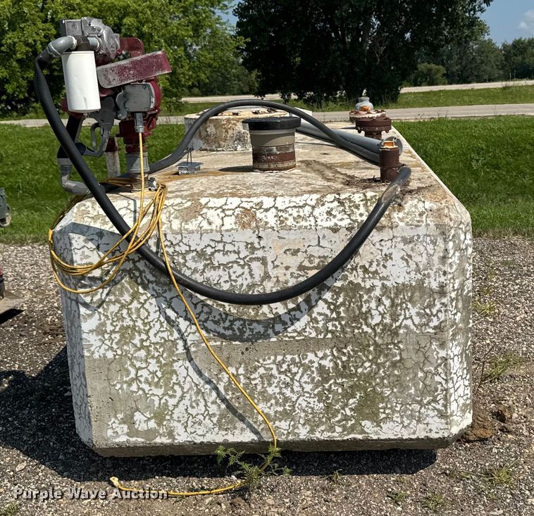 image for item EM2239 Fuel tank