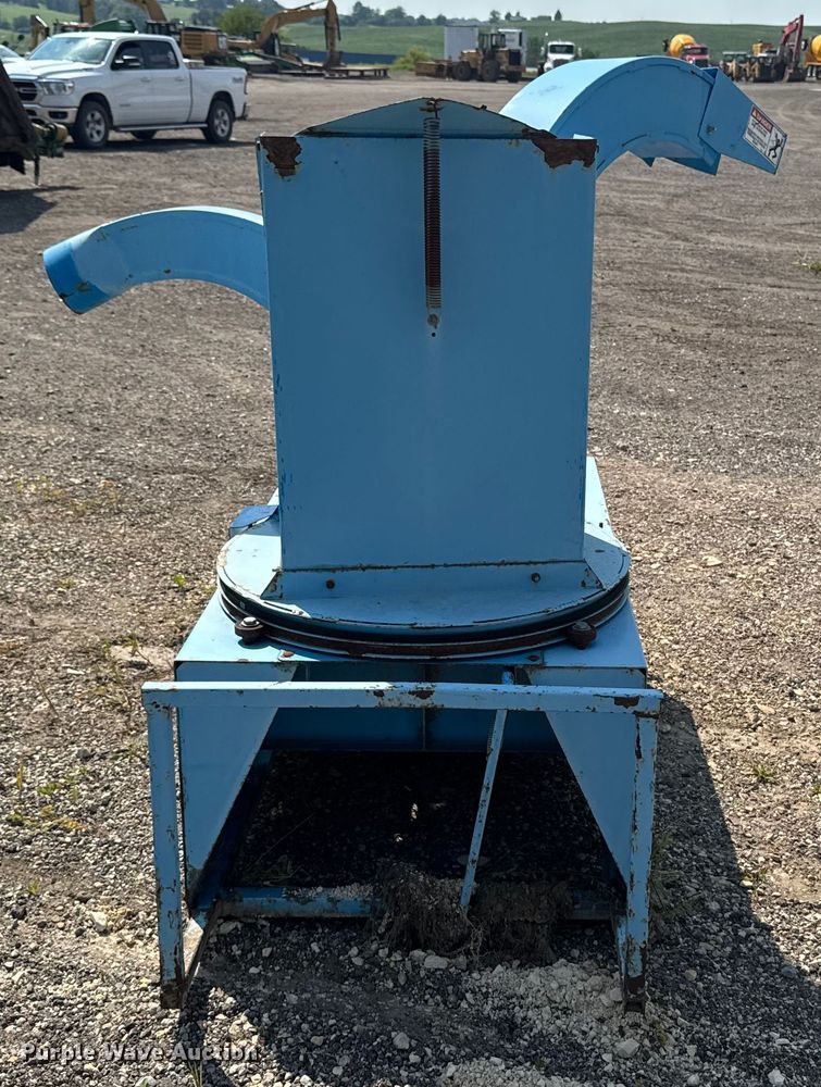 image for item EM2240 Goossen bale chopper