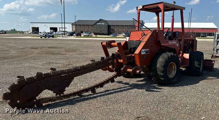 image for item EM2248 1987 Ditch Witch 6510 trencher