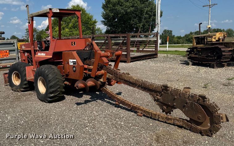 image for item EM2248 1987 Ditch Witch 6510 trencher