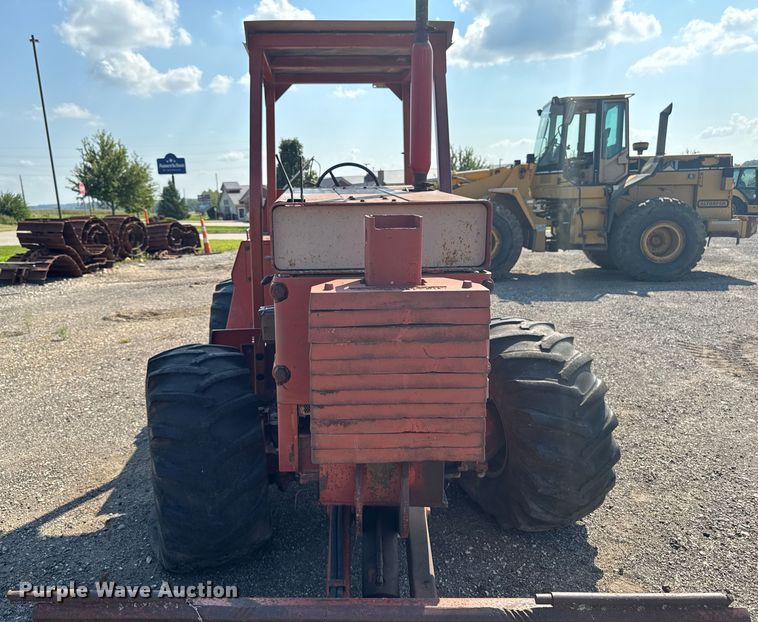 image for item EM2248 1987 Ditch Witch 6510 trencher