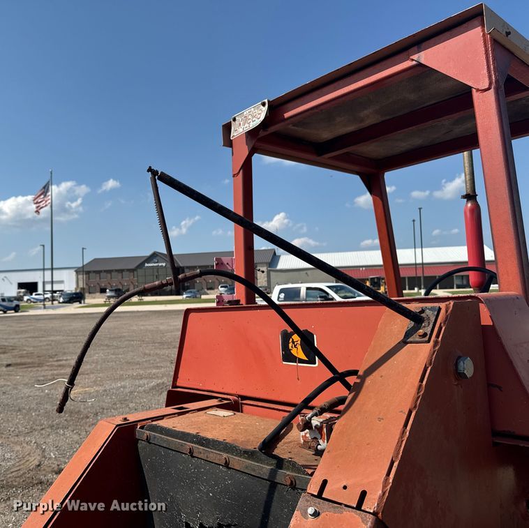 image for item EM2248 1987 Ditch Witch 6510 trencher