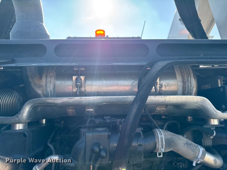 image for item EM2251 2021 Bobcat T870 tracked skid steer loader