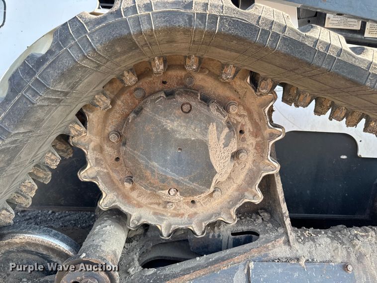 image for item EM2251 2021 Bobcat T870 tracked skid steer loader