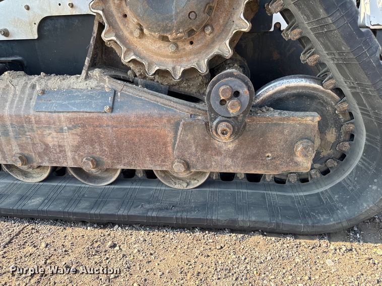 image for item EM2251 2021 Bobcat T870 tracked skid steer loader