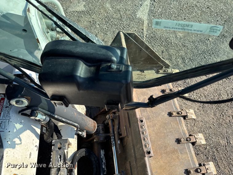 image for item EM2251 2021 Bobcat T870 tracked skid steer loader