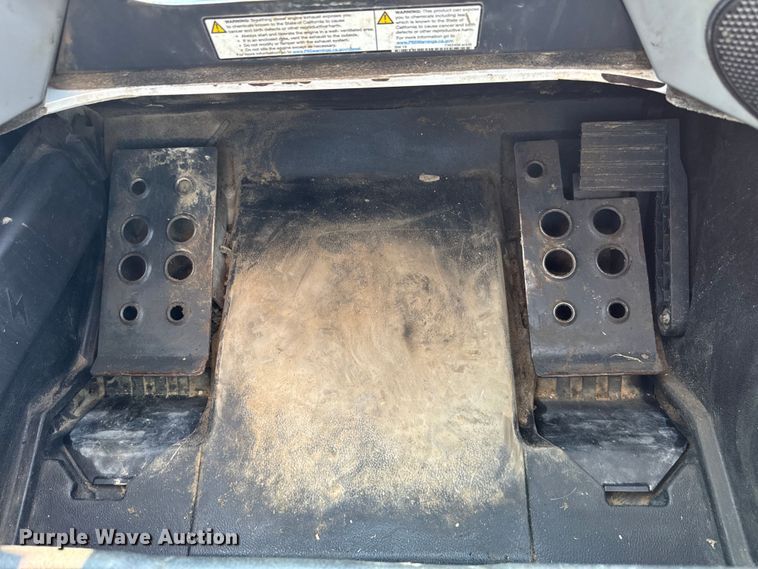 image for item EM2251 2021 Bobcat T870 tracked skid steer loader