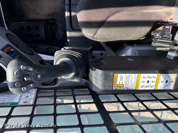 image for item EM2251 2021 Bobcat T870 tracked skid steer loader