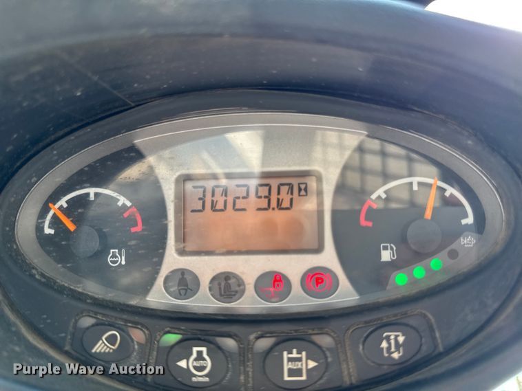 image for item EM2251 2021 Bobcat T870 tracked skid steer loader