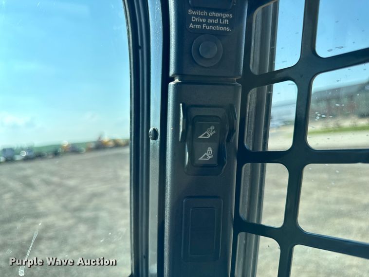 image for item EM2251 2021 Bobcat T870 tracked skid steer loader