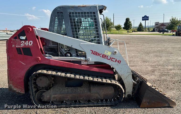 MINI CARGADOR SOBRE ORUGAS 2012 TAKEUCHI TL240