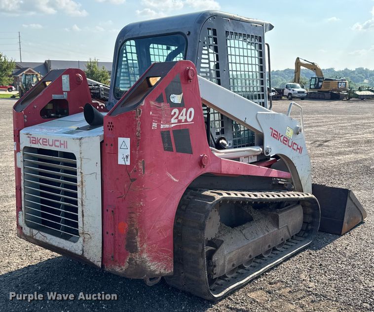 MINI CARGADOR SOBRE ORUGAS 2012 TAKEUCHI TL240