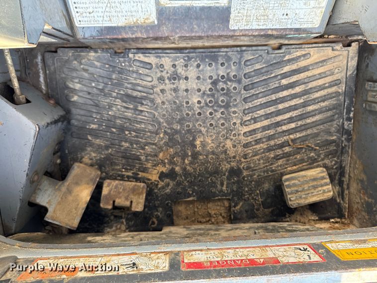 image for item EM2252 2012 Takeuchi TL240 tracked skid steer loader