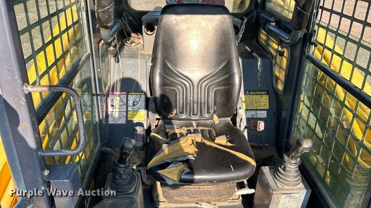 image for item EM2253 2004 Gehl CTL80 