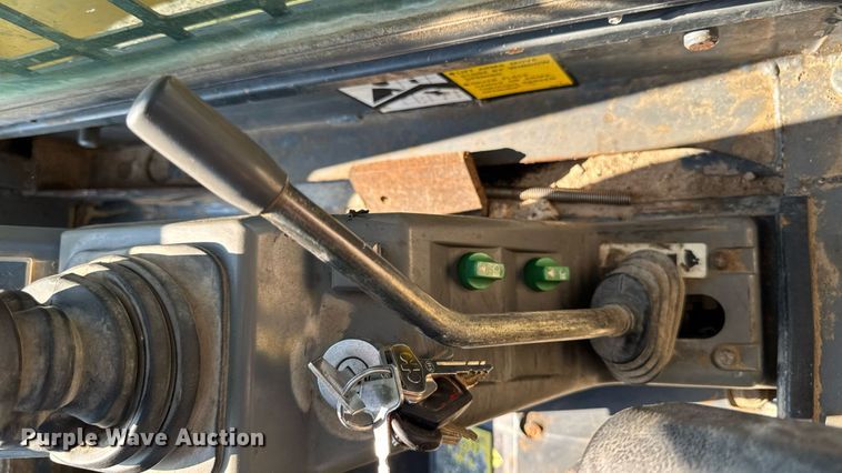 image for item EM2253 2004 Gehl CTL80 