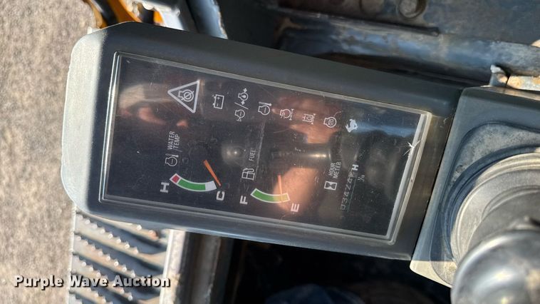 image for item EM2253 2004 Gehl CTL80 