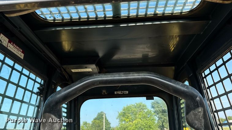 image for item EM2253 2004 Gehl CTL80 