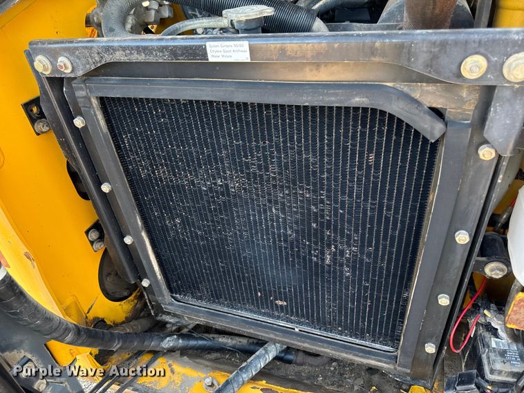 image for item EM2253 2004 Gehl CTL80 