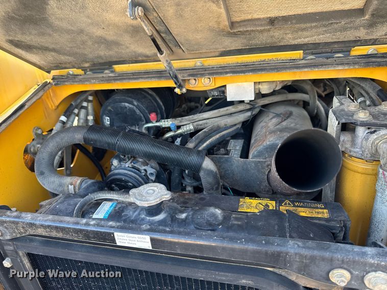 image for item EM2253 2004 Gehl CTL80 