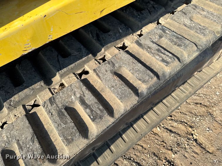 image for item EM2253 2004 Gehl CTL80 