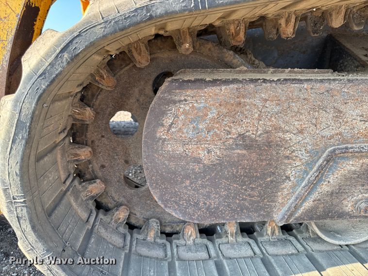 image for item EM2253 2004 Gehl CTL80 