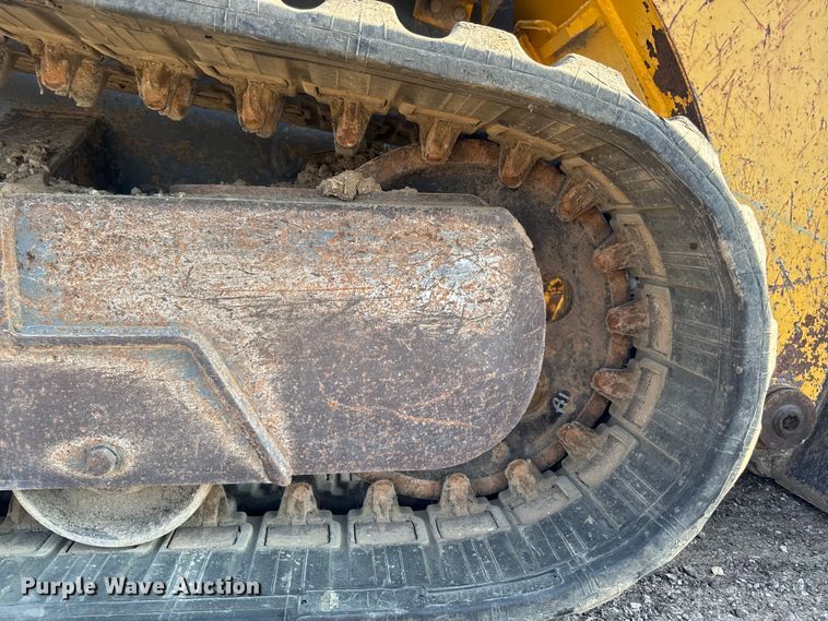 image for item EM2253 2004 Gehl CTL80 